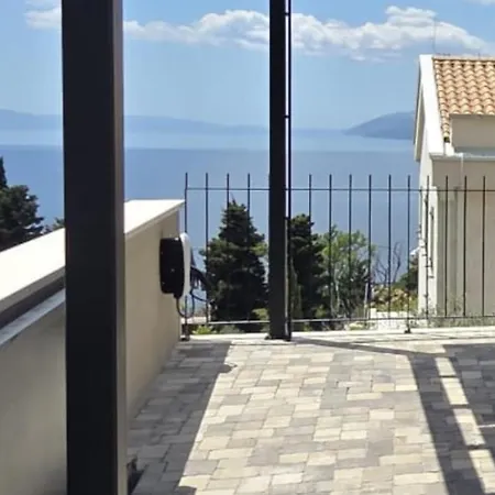 Laurante Luxury With Infinity Pool Dalmatia * Tučepi